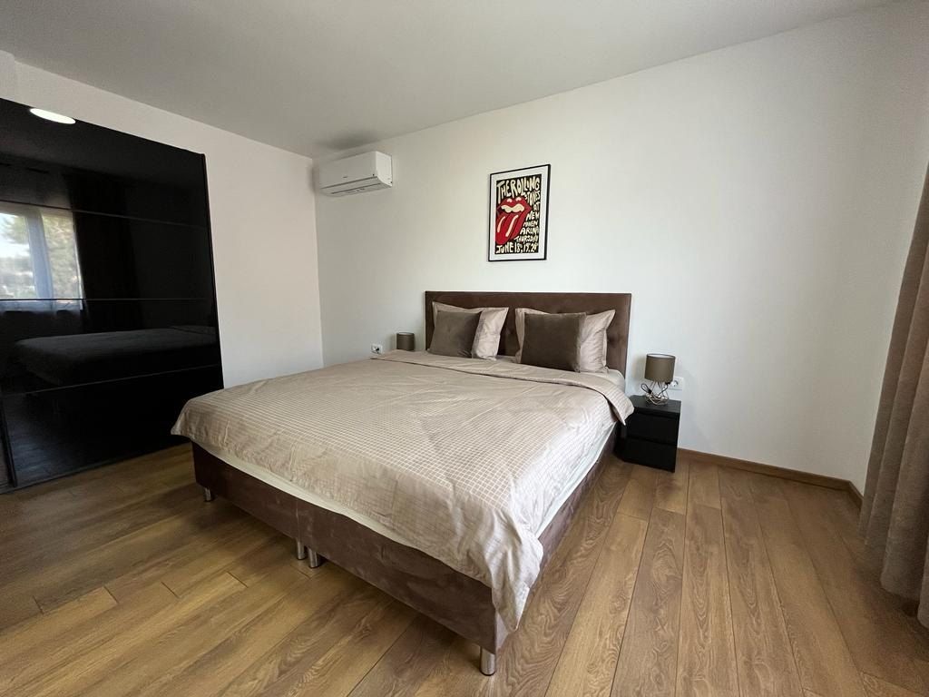 Prima camera con letto queen size